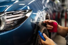 Laga plast på bilen istället för att byta hela delen